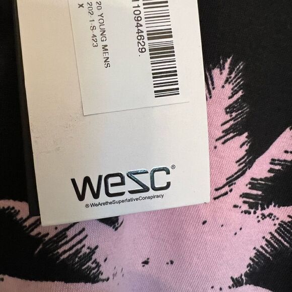 Men’s NWT WESC Paradise almost Rugby Polo. Size XL. - Picture 6 of 10
